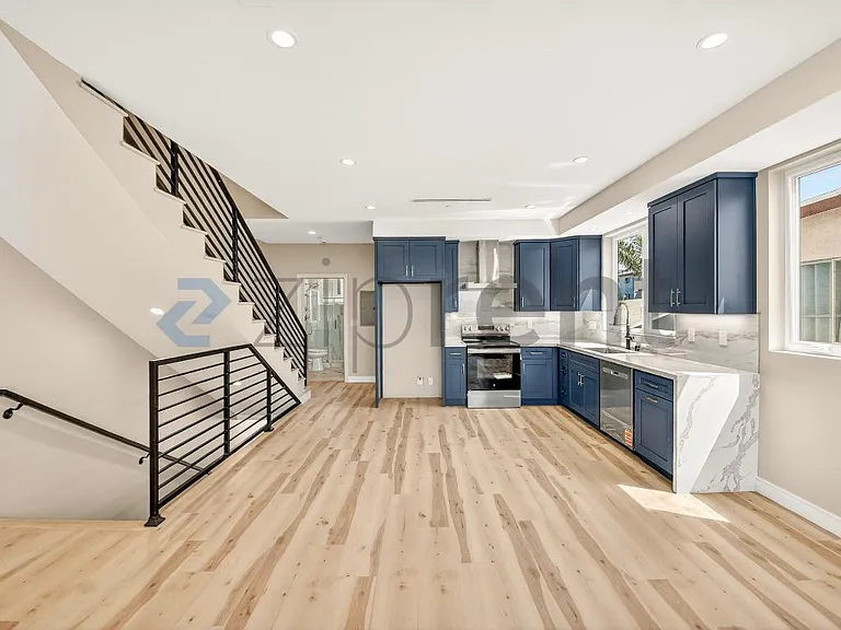 227 N Burlington Ave #1 — Photo 3