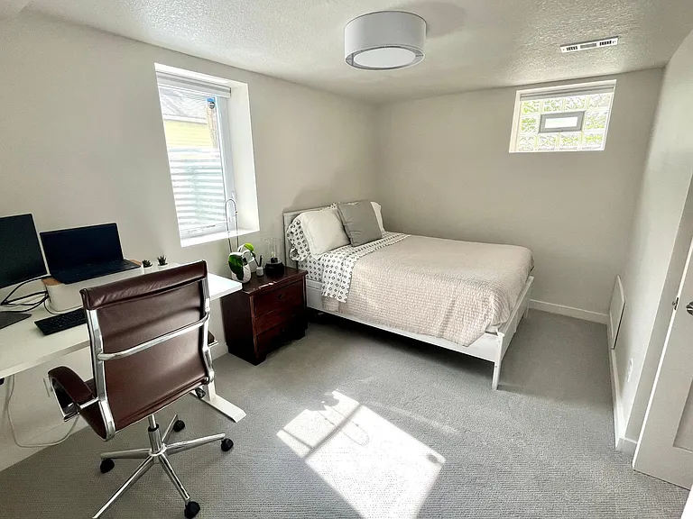 1821 Johnson St NE — Photo 14