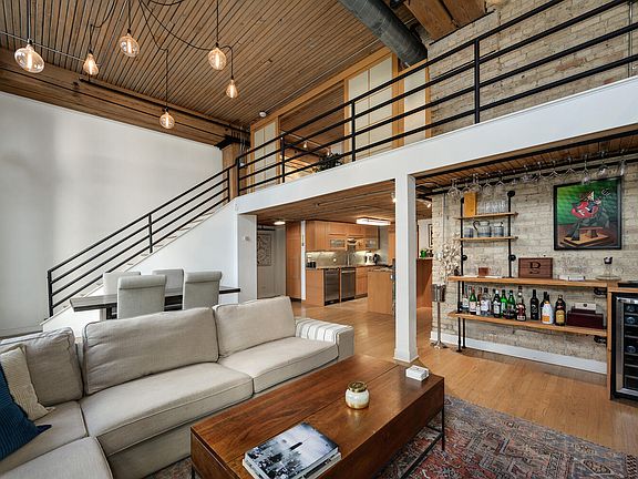 5th image of 411 W Ontario St APT 102