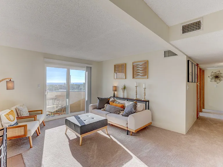 Americana Lakewood Apartments — Photo 75
