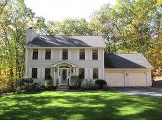 18 Fieldstone Dr, Hooksett, NH 03106