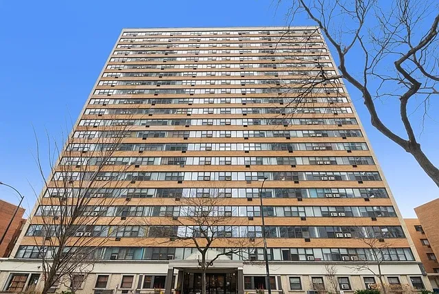 6030 N Sheridan Rd #2011