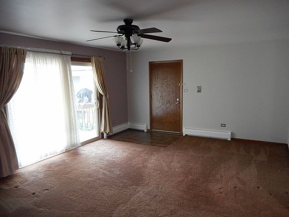 3rd image of 4564 N Milwaukee Ave APT 206B