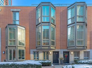 42X E North Water St, Chicago, IL 60611