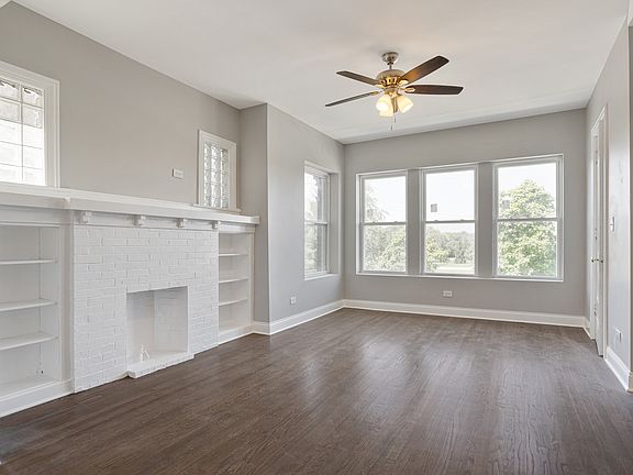 3rd image of 11025 S King Dr