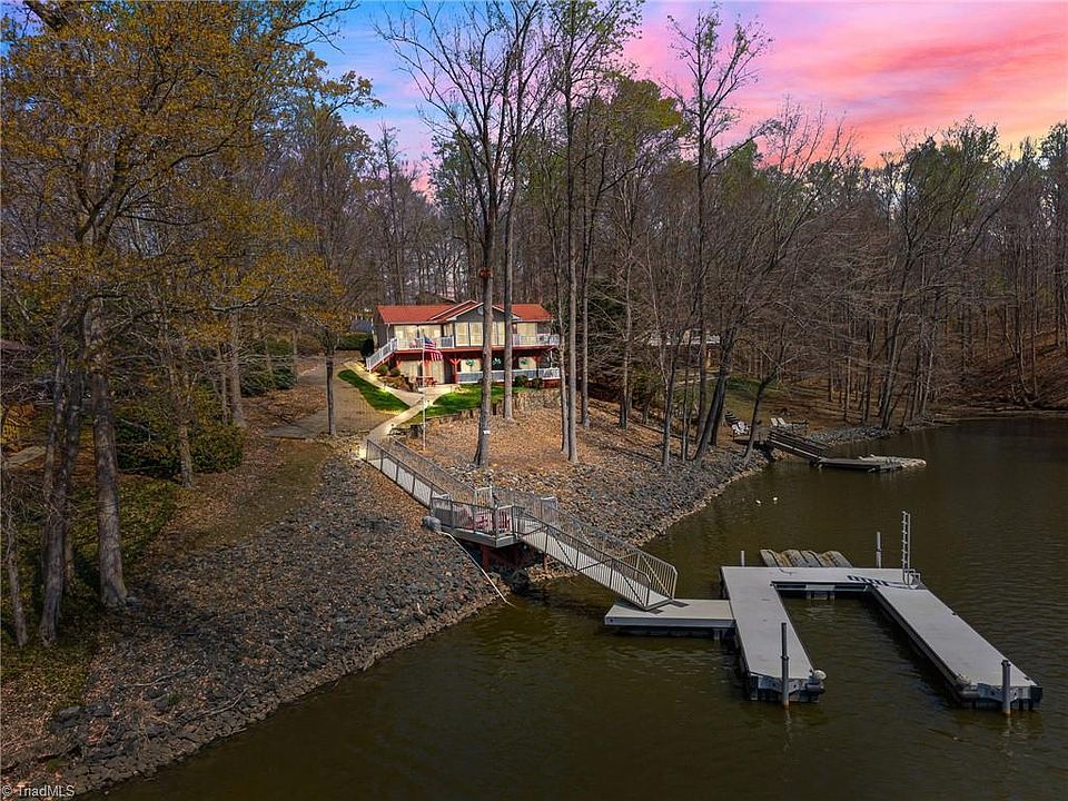 1st image of 435 Lake Dr #10