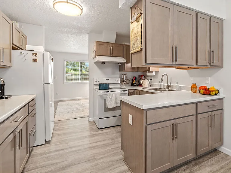 1 Horizon Heights Rd — Photo 1