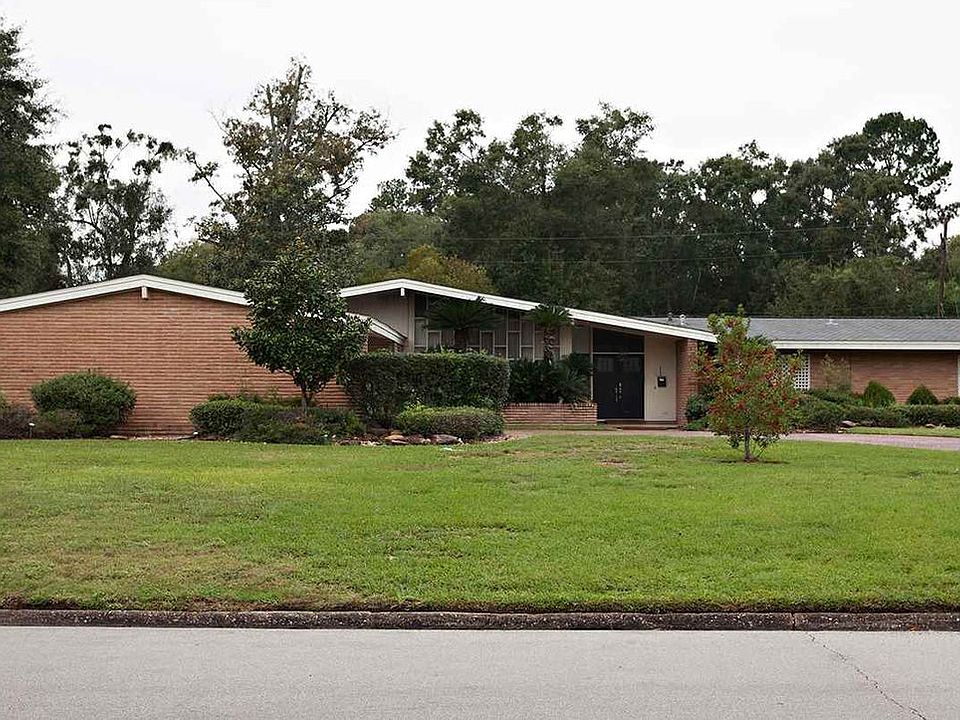 1st image of 585 Belvedere Dr