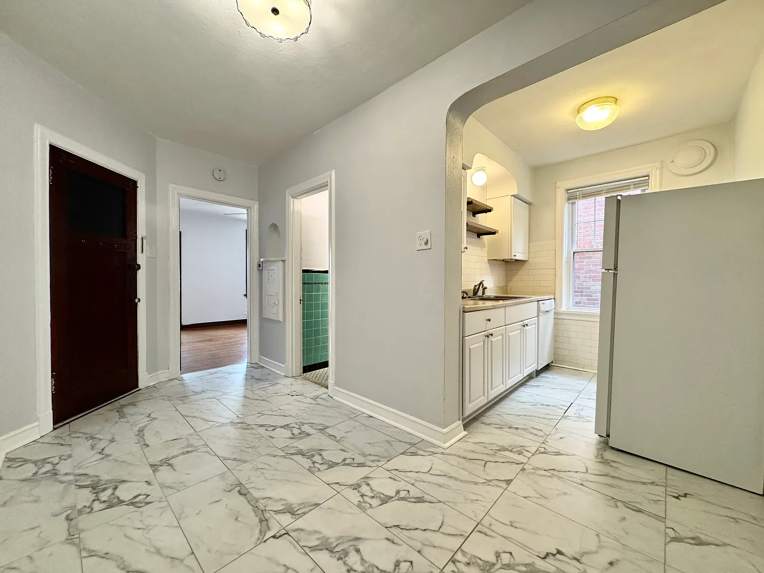 1 bed, 927 sqft, $1,200 — Photo 3