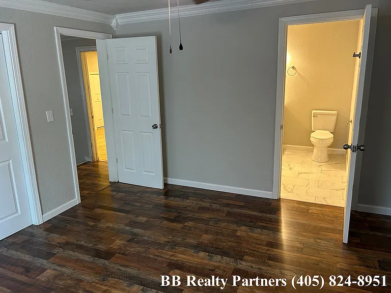 10 S Yorktown Ave — Photo 22
