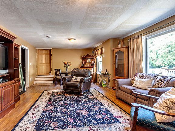 2nd image of 5303 Rebecca Ln