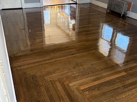 2nd image of 61 Orchard St Floor 1