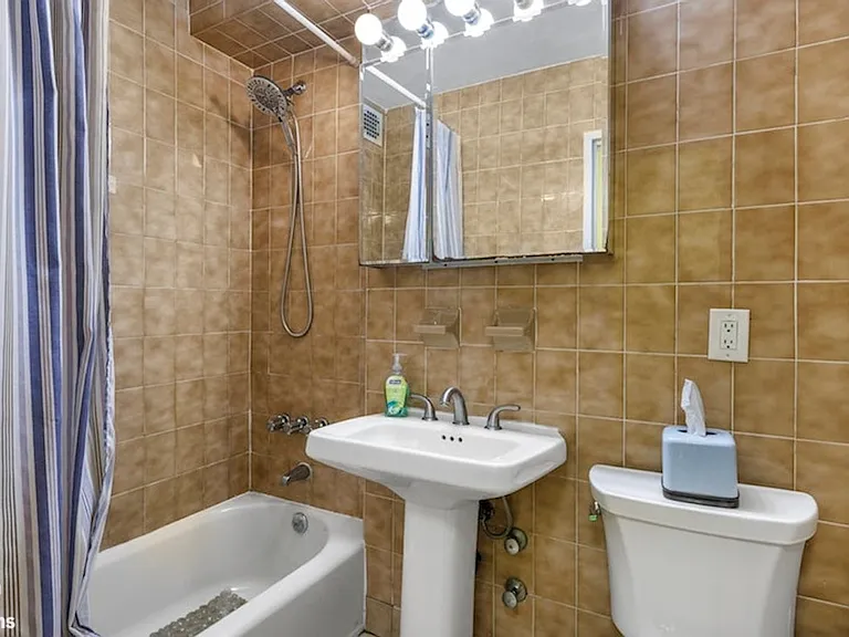 420 E 55th St #11M — Photo 9