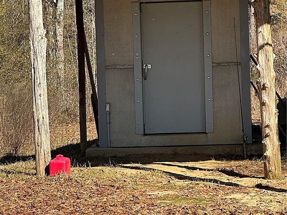 3rd image of 577 James Rd