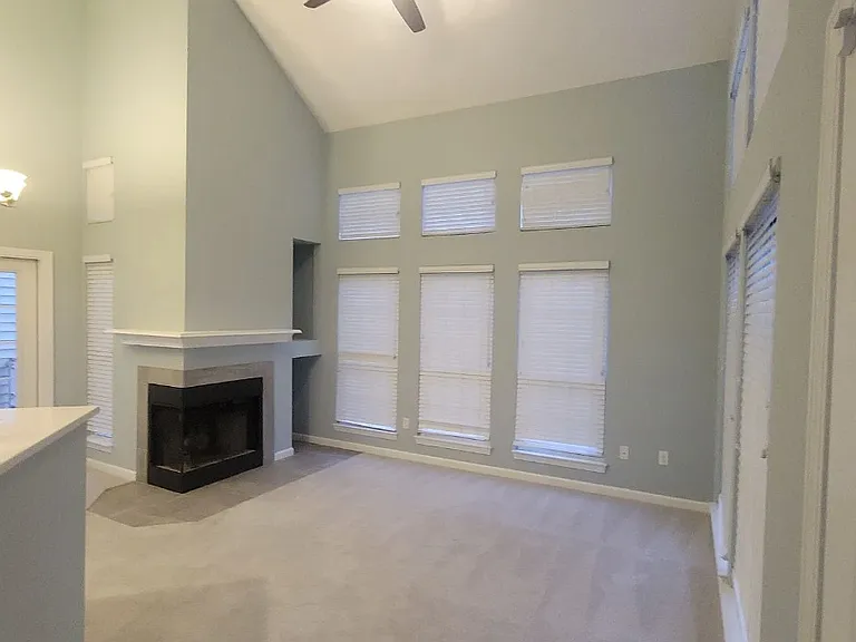 131 Carriage Crossing Ln #131 — Photo 4