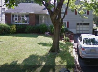 29 Greenbriar St, Bergenfield, NJ 07621