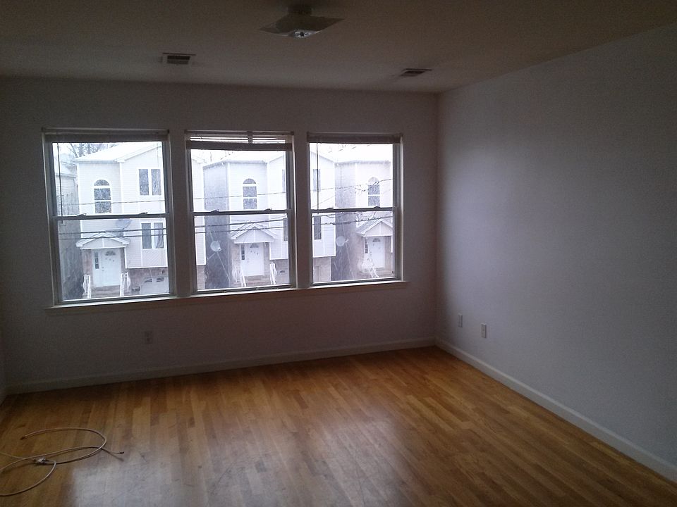 Living-room w/ sunrise