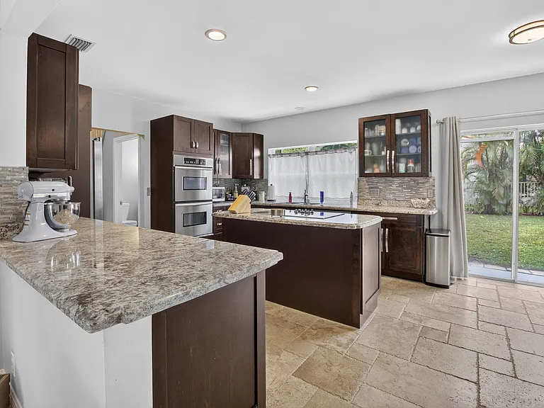 3870 Sabal Lakes Rd — Photo 7