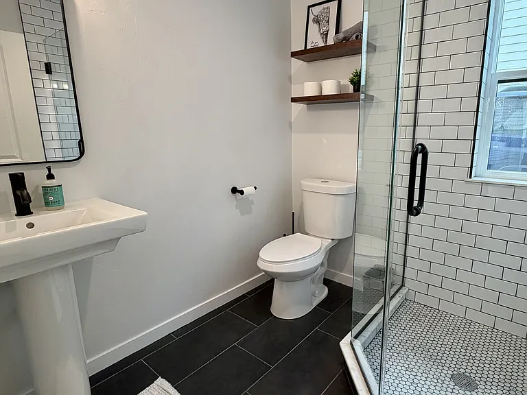 1068 Balsam St — Photo 8