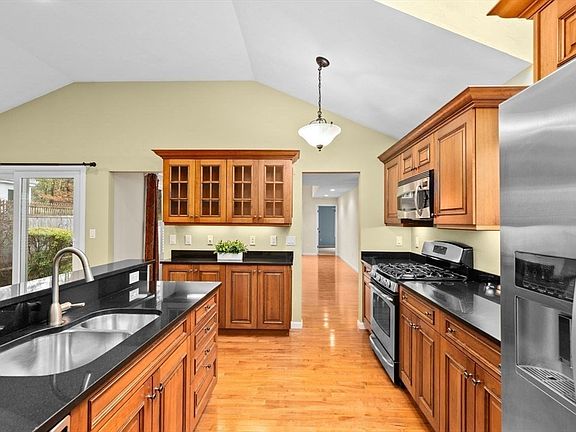 4th image of 27 Dillingham Way Unit 27