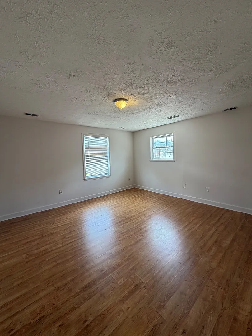 101 W Main St - 101 Unit A — Photo 1