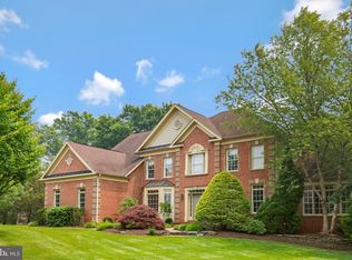 7605 Idylwood Rd, Falls Church, VA 22043
