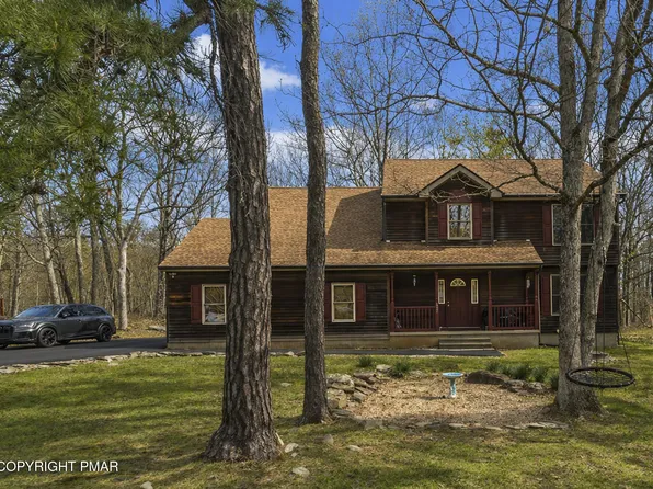 421 Underhill Dr, Tamiment, PA 18371
