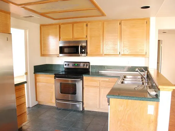 1880 Ithaca Dr, Vista, CA 92081