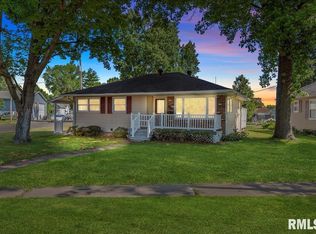428 W 2nd South St, Carlinville, IL 62626
