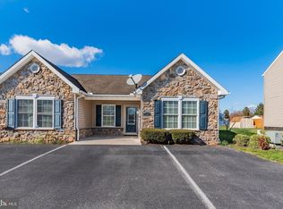 1041 Newville Rd, Carlisle, PA 17013