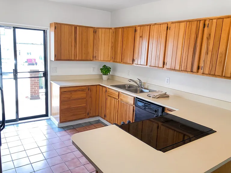 1517 Covington St — Photo 15