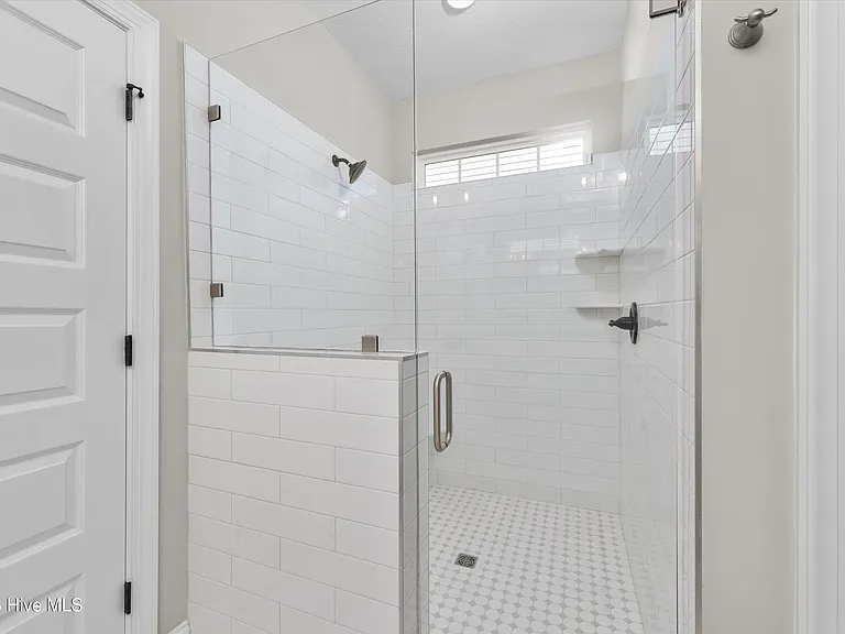 915 Sandpiper Xing — Photo 15