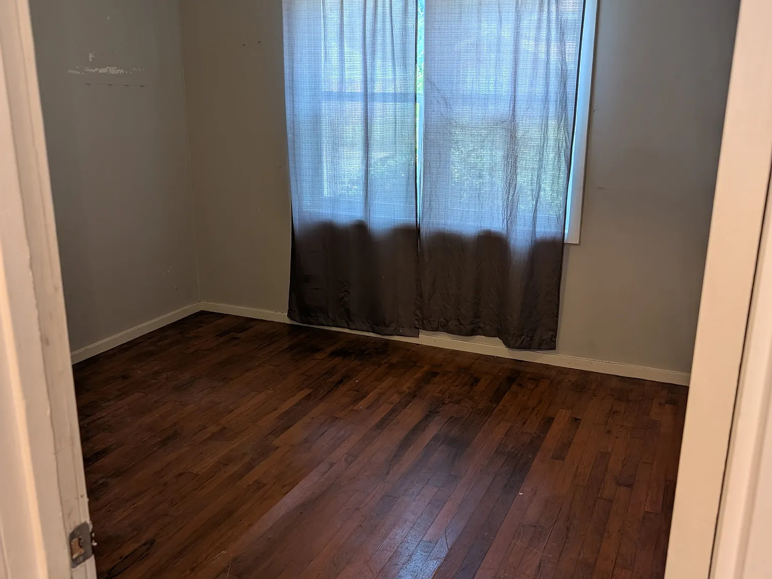 3 bed, 1000 sqft, $1,100 — Photo 4