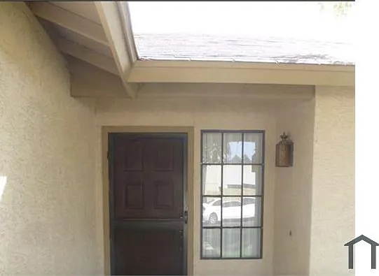 3333 W Ross Ave — Photo 1