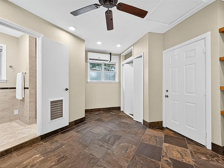 4628 Roseneath Dr #A — Photo 11