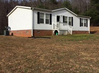 90 Pine Spur Ln, Ararat, VA 24053