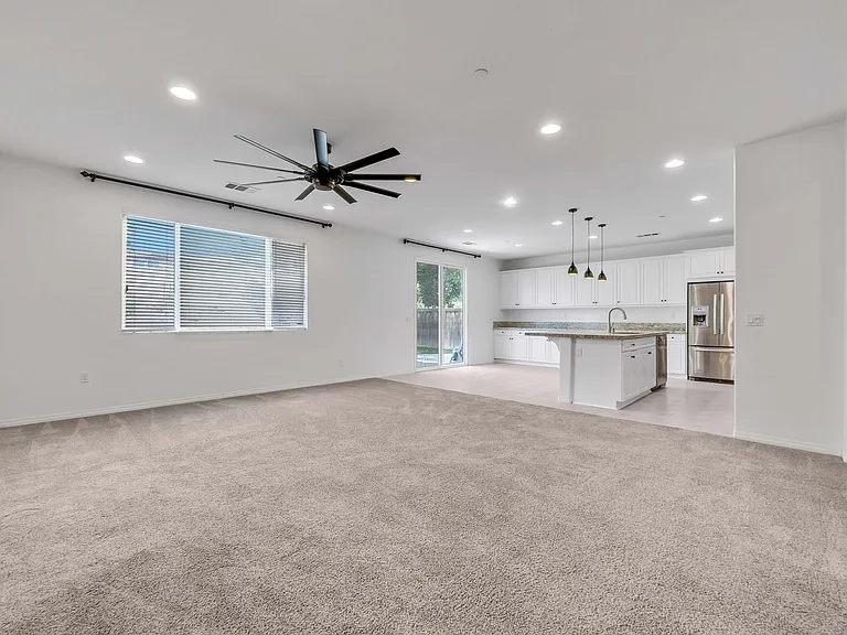 35452 Corte Los Robles — Photo 21