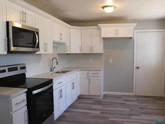 2nd image of 311 S Sycamore Ave