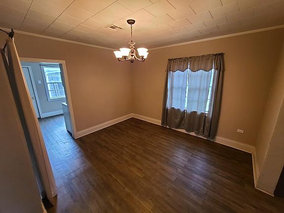 3rd image of 415 W Jefferson St