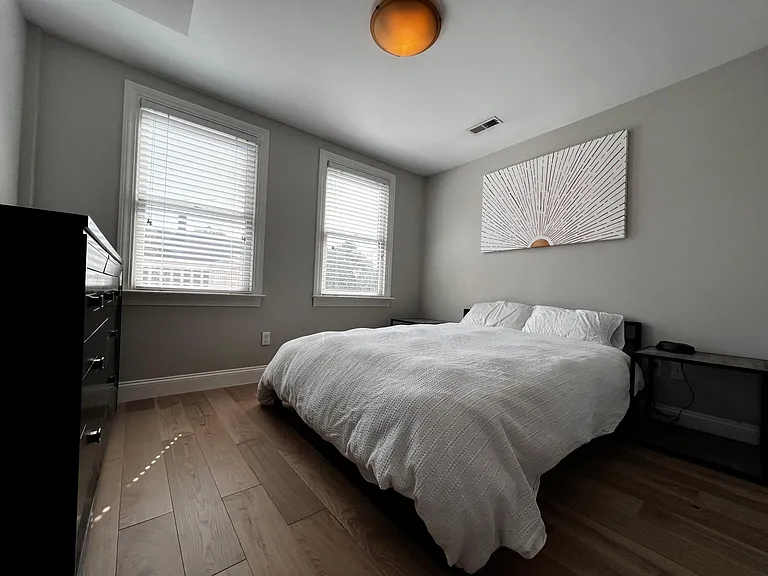 10 Symmes St #1 — Photo 11