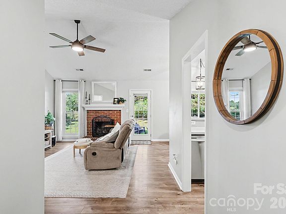 5th image of 3311 Brookstone Trl