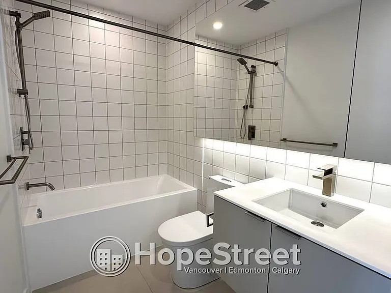 1120 Georgia St E — Photo 12