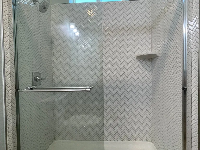 132 E Washington Ave — Photo 8