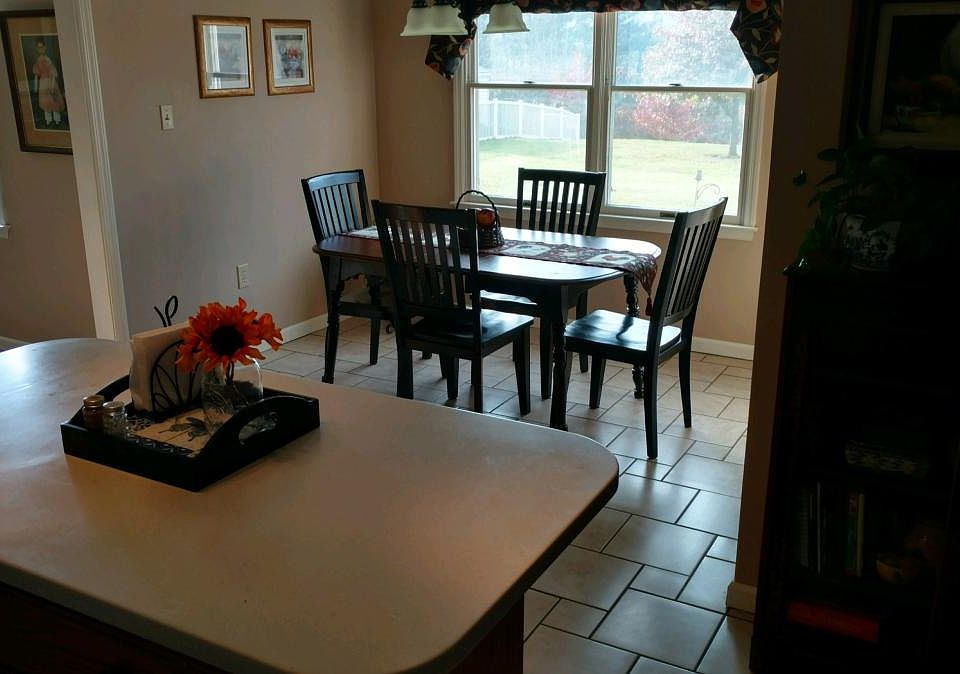 Kitchen seating nook