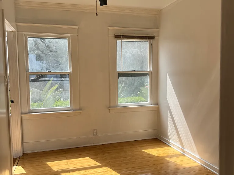 1340 Tamarind Ave — Photo 14