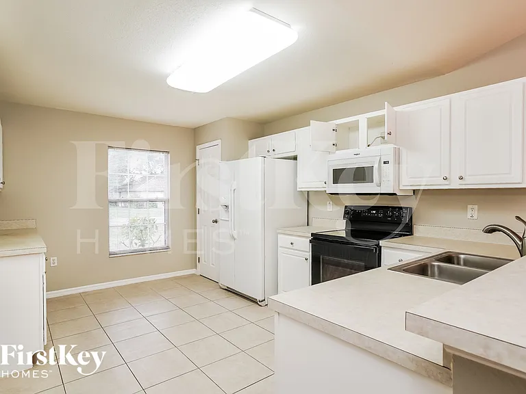 226 North Ave — Photo 8