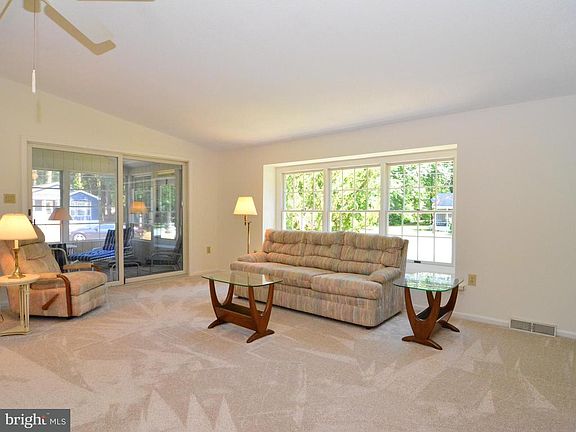 3rd image of 37218 Mississippi Dr