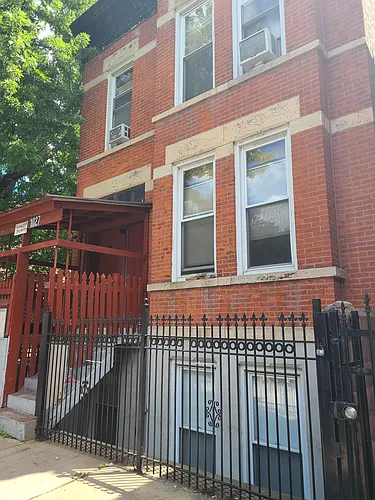 1027 W 19th St #2 Photo 1