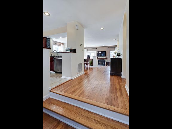 3rd image of 5664 Thorndyke Ct