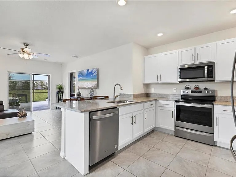 3293 Hilltop Cir — Photo 14